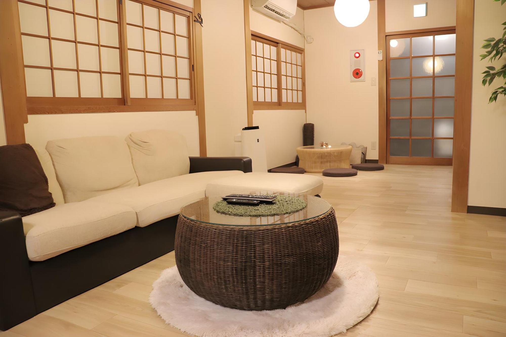 فيلا Renewal 天神橋筋六丁目駅徒歩2分 屋上テラス付き一軒家 天満居酒屋街2分 梅田10分 難波15分 أوساكا المظهر الخارجي الصورة