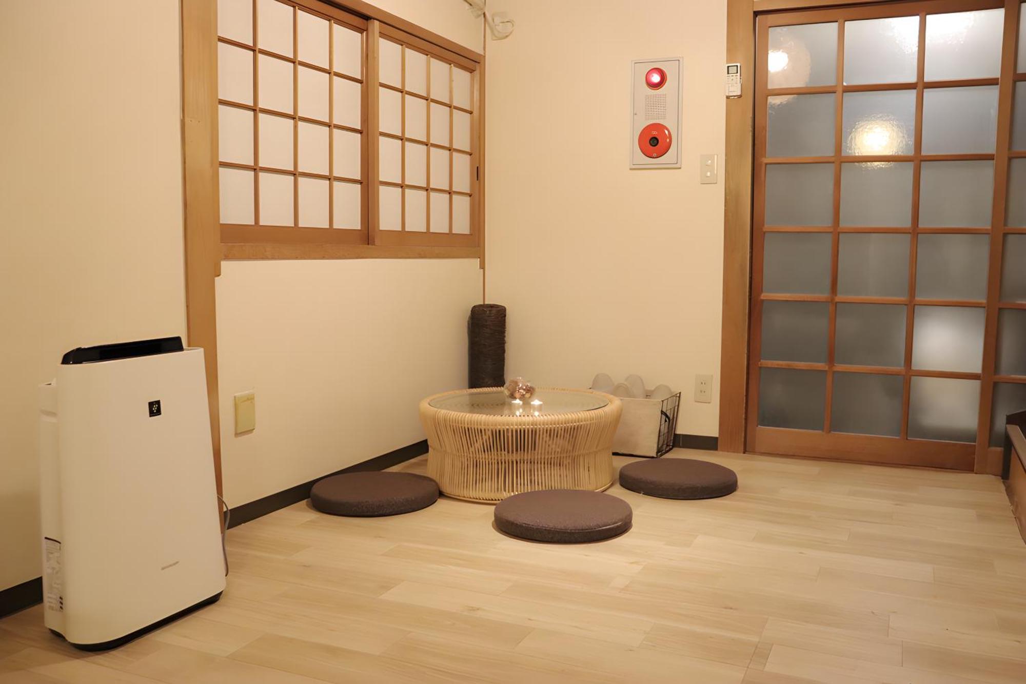 فيلا Renewal 天神橋筋六丁目駅徒歩2分 屋上テラス付き一軒家 天満居酒屋街2分 梅田10分 難波15分 أوساكا المظهر الخارجي الصورة